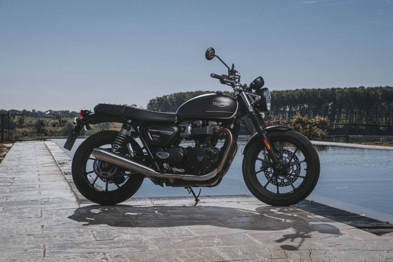 Triumph Street Twin VS Bonneville T100: sfida in famiglia